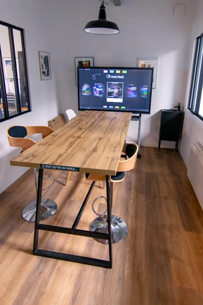 Bureaux et salle de réunion