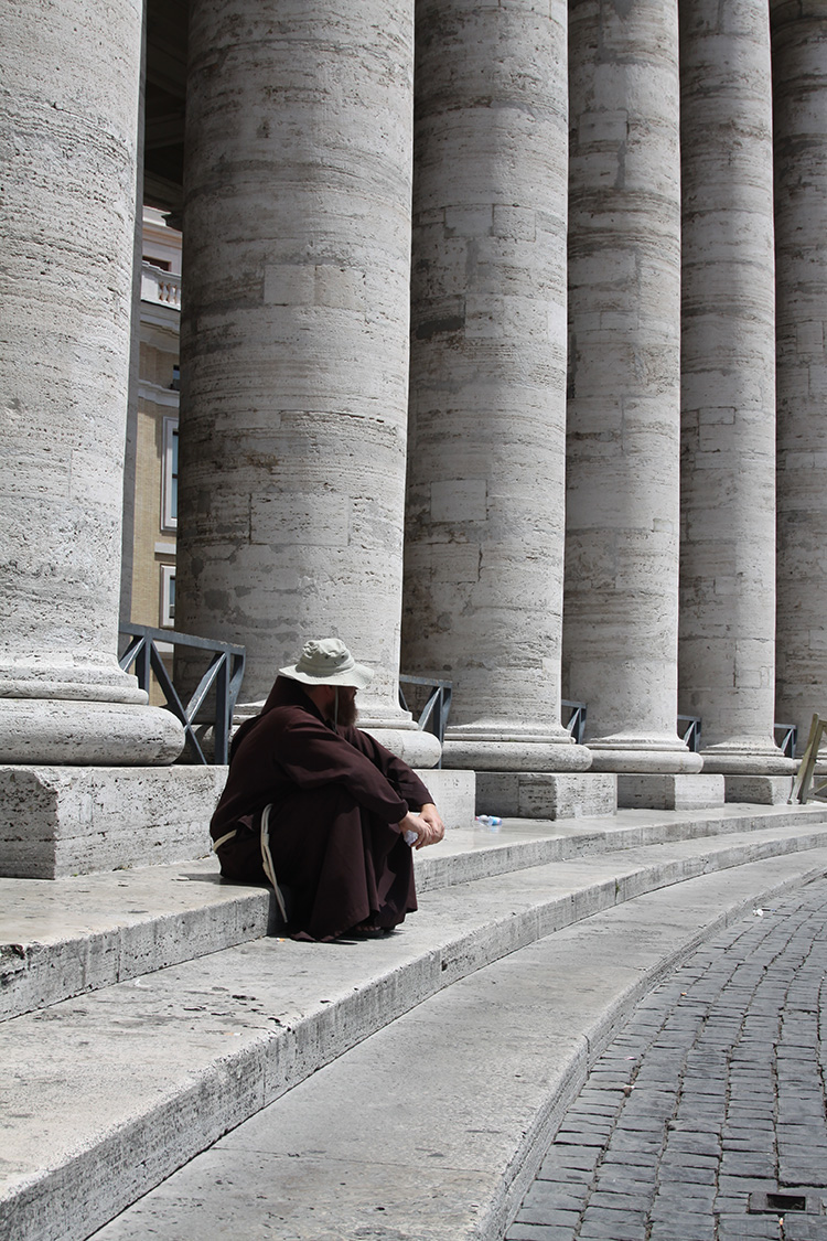 Un prêtre au Vatican